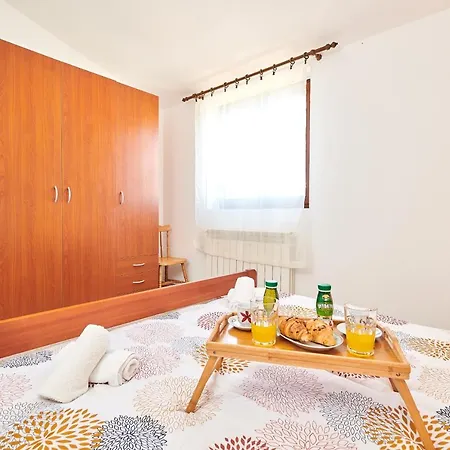 Apartment App Miranda Sun *