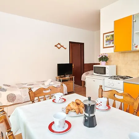 App Miranda Sun Apartment